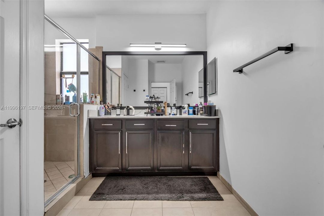 Activo con contrato: $539,900 (3 camas, 3 baños, 1910 Pies cuadrados)
