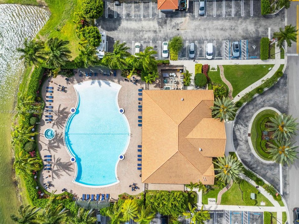 Activo con contrato: $539,900 (3 camas, 3 baños, 1910 Pies cuadrados)