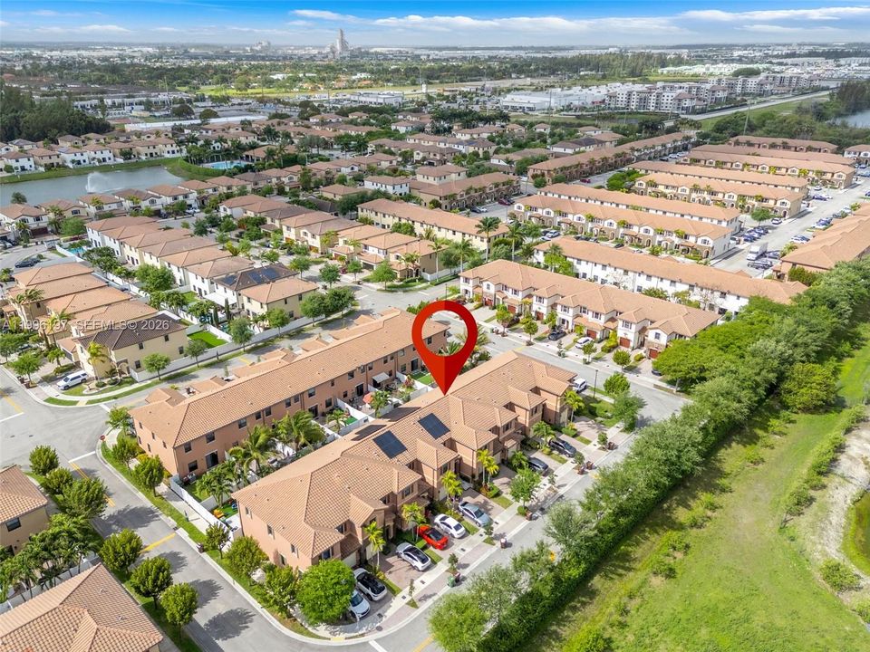 Activo con contrato: $539,900 (3 camas, 3 baños, 1910 Pies cuadrados)