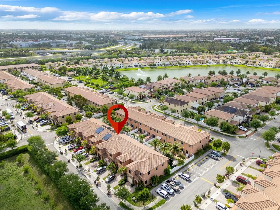 Activo con contrato: $539,900 (3 camas, 3 baños, 1910 Pies cuadrados)