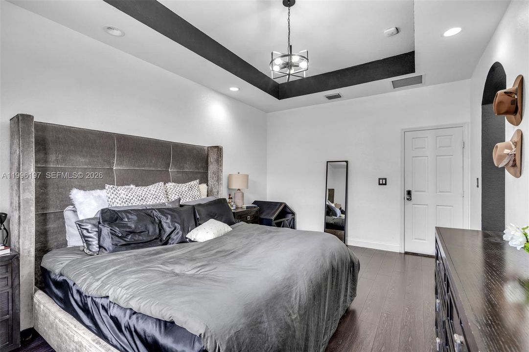Activo con contrato: $539,900 (3 camas, 3 baños, 1910 Pies cuadrados)