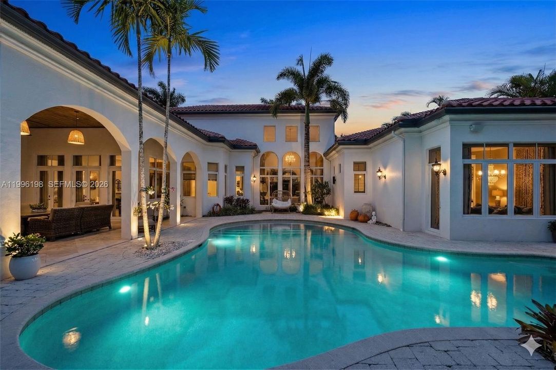 Active With Contract: $6,750,000 (5 beds, 6 baths, 6045 Square Feet)