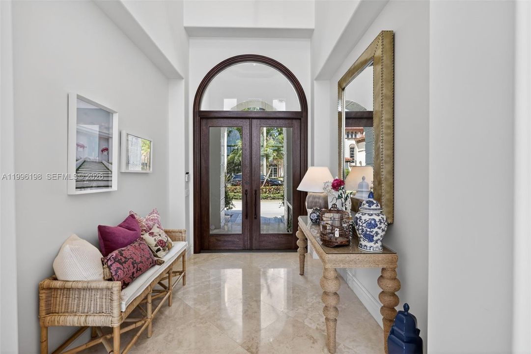 Active With Contract: $6,750,000 (5 beds, 6 baths, 6045 Square Feet)