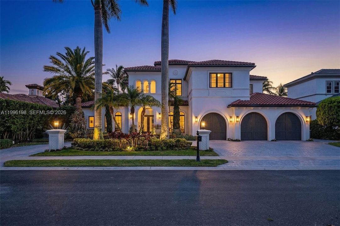 Active With Contract: $6,750,000 (5 beds, 6 baths, 6045 Square Feet)