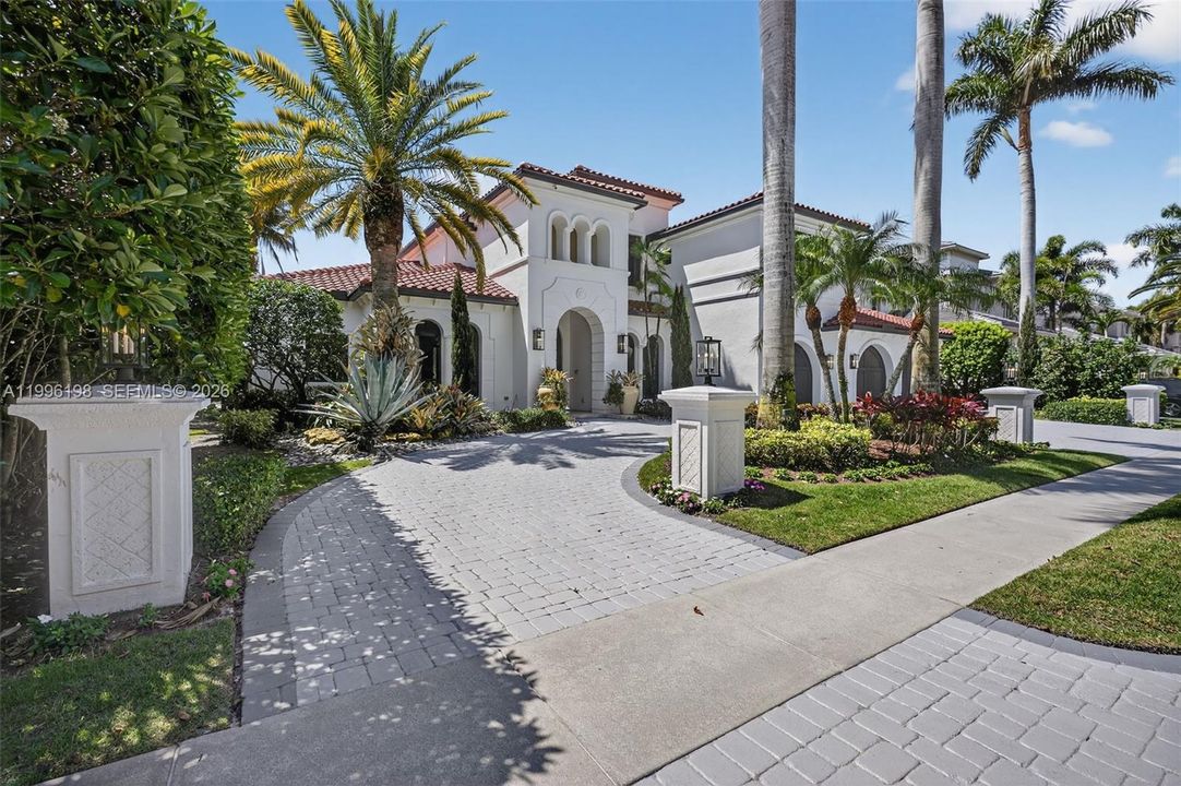 Active With Contract: $6,750,000 (5 beds, 6 baths, 6045 Square Feet)