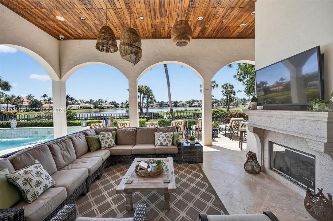 Active With Contract: $6,750,000 (5 beds, 6 baths, 6045 Square Feet)
