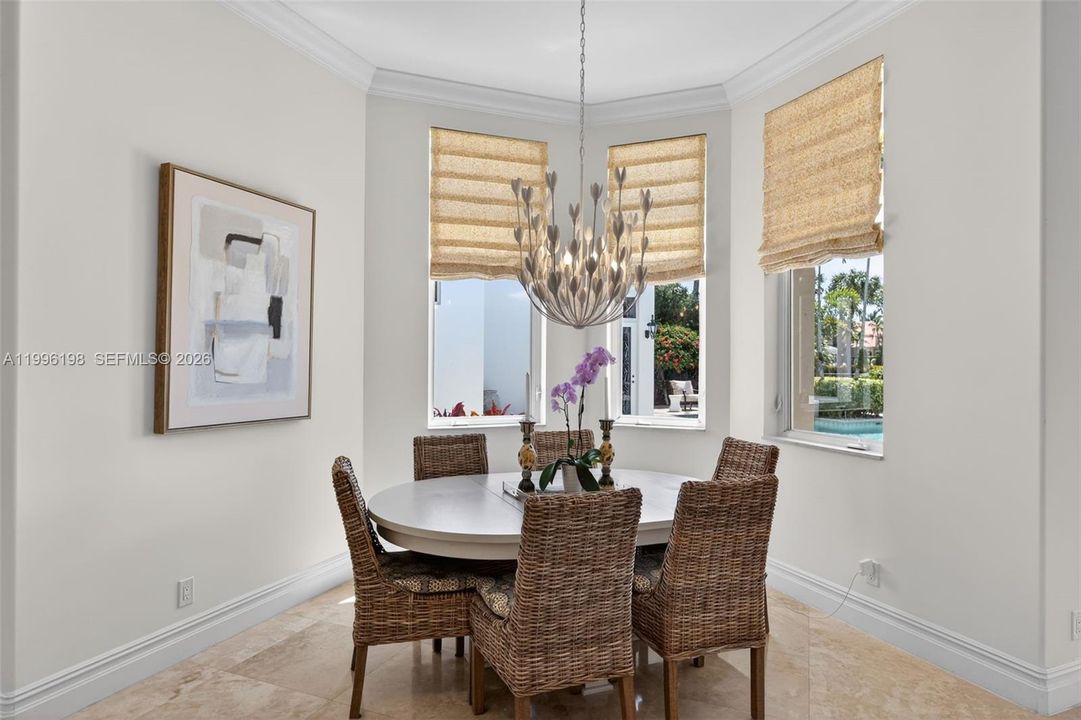 Active With Contract: $6,750,000 (5 beds, 6 baths, 6045 Square Feet)