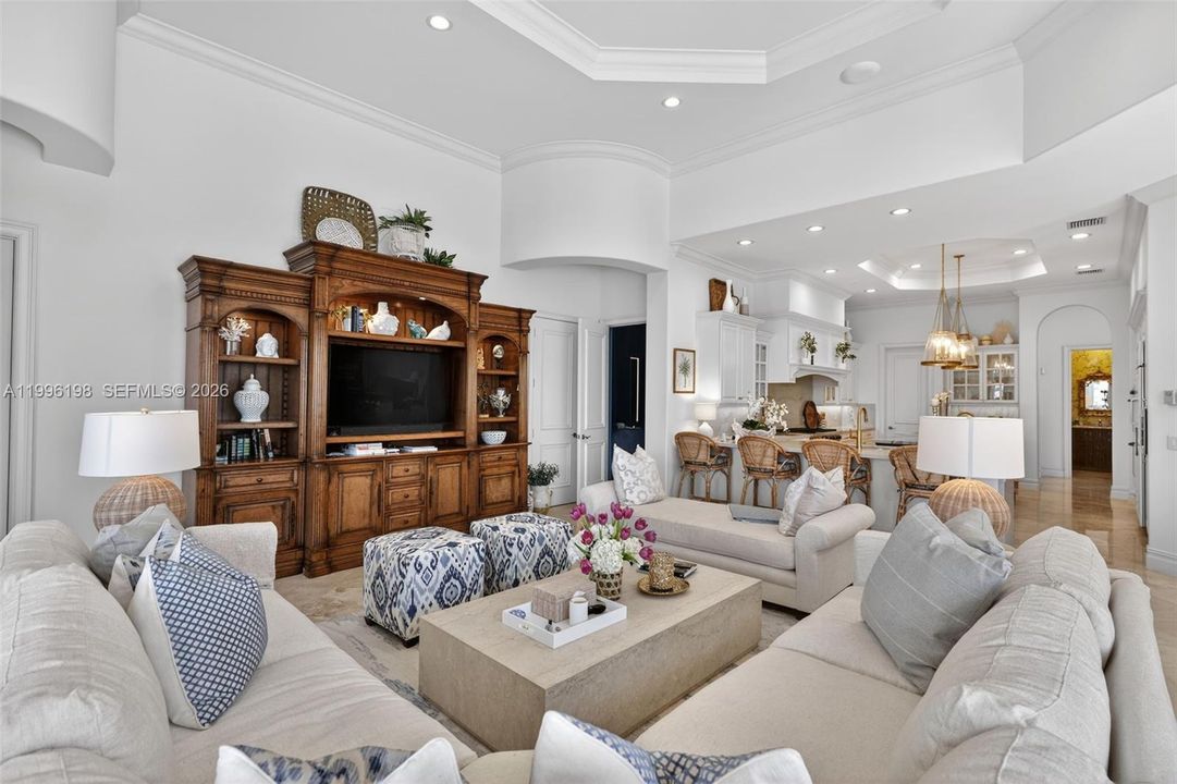 Active With Contract: $6,750,000 (5 beds, 6 baths, 6045 Square Feet)
