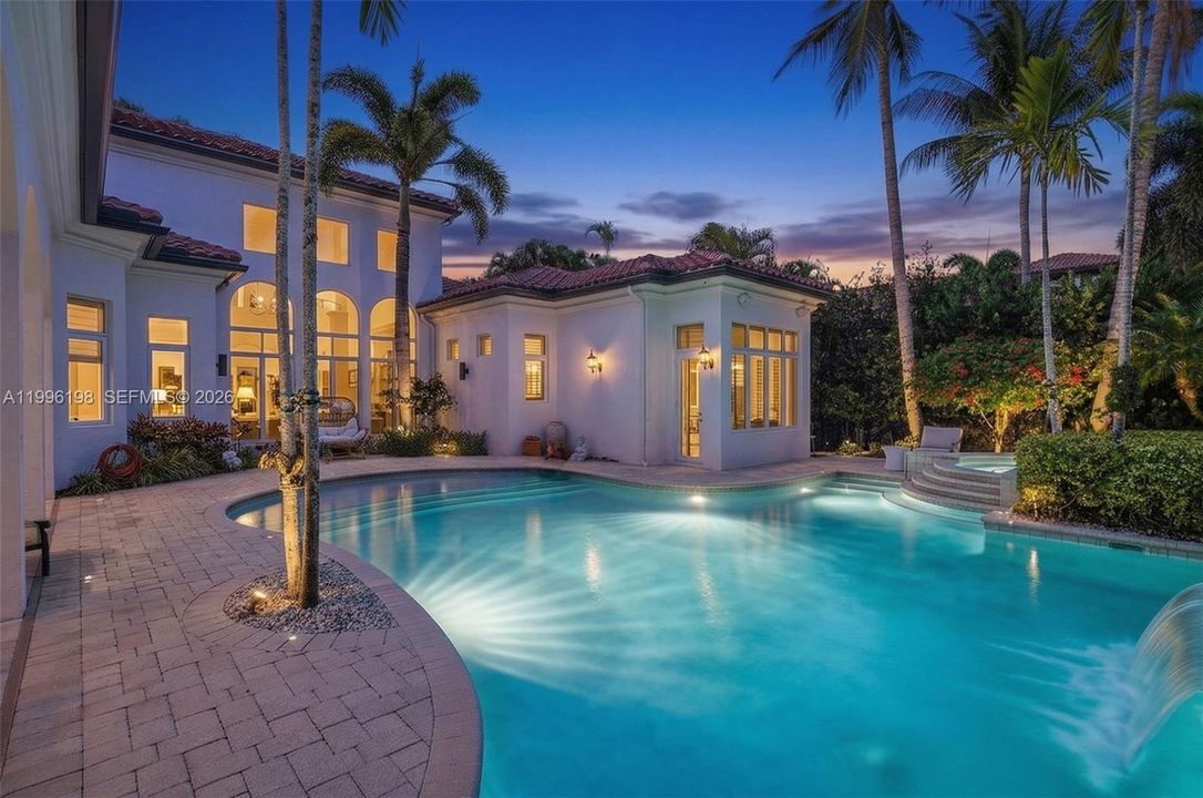 Active With Contract: $6,750,000 (5 beds, 6 baths, 6045 Square Feet)
