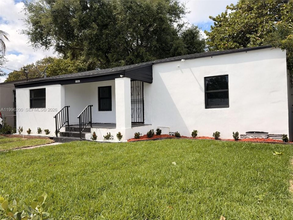 For Sale: $585,000 (3 beds, 2 baths, 1340 Square Feet)