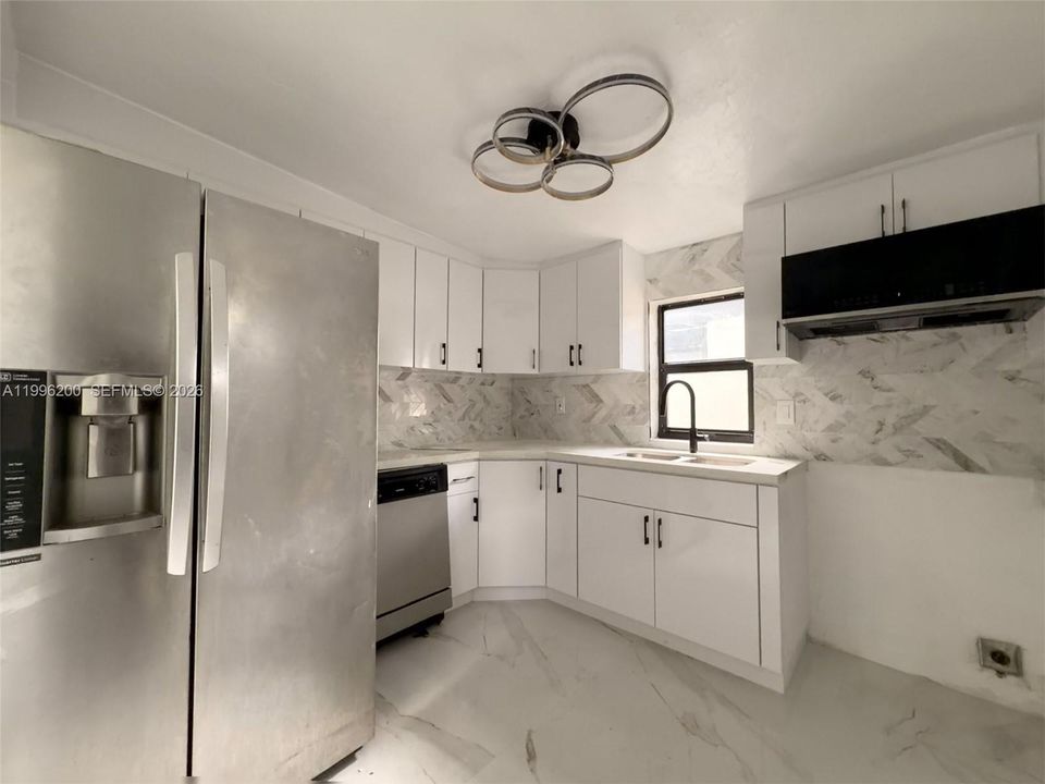 For Sale: $585,000 (3 beds, 2 baths, 1340 Square Feet)
