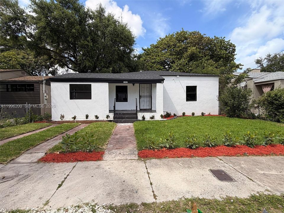 For Sale: $585,000 (3 beds, 2 baths, 1340 Square Feet)