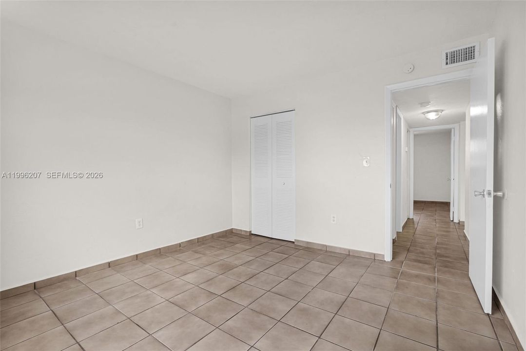 Под контрактом: $199,900 (2 спален, 1 ванн, 798 Квадратных фут)