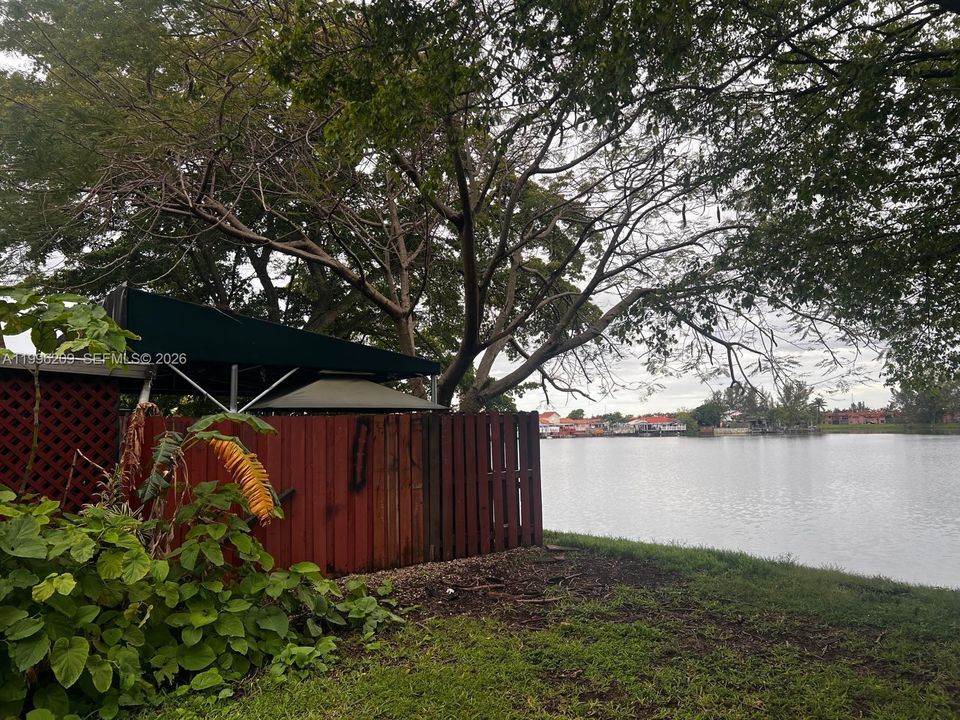 Recently Rented: $2,900 (3 beds, 2 baths, 1303 Square Feet)