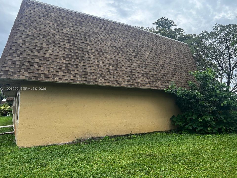 Recently Rented: $2,900 (3 beds, 2 baths, 1303 Square Feet)