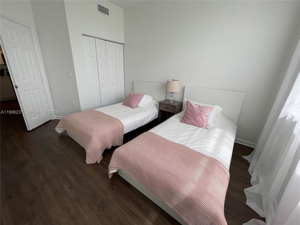 For Rent: $2,950 (3 beds, 2 baths, 1479 Square Feet)