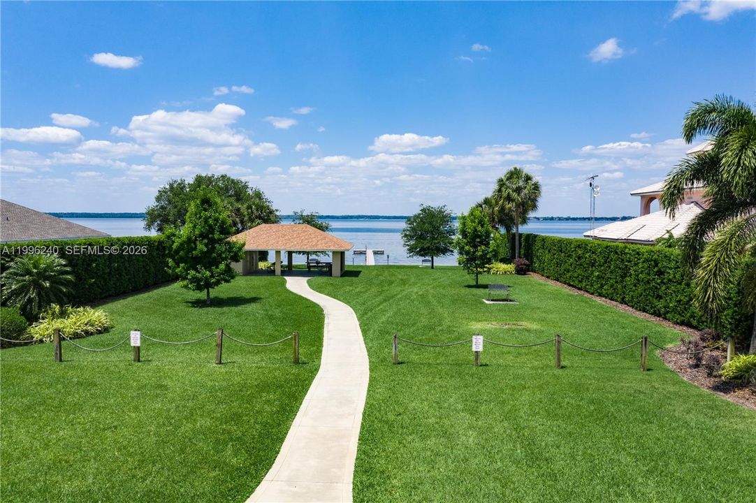 最近售出: $75,000 (0.55 acres)