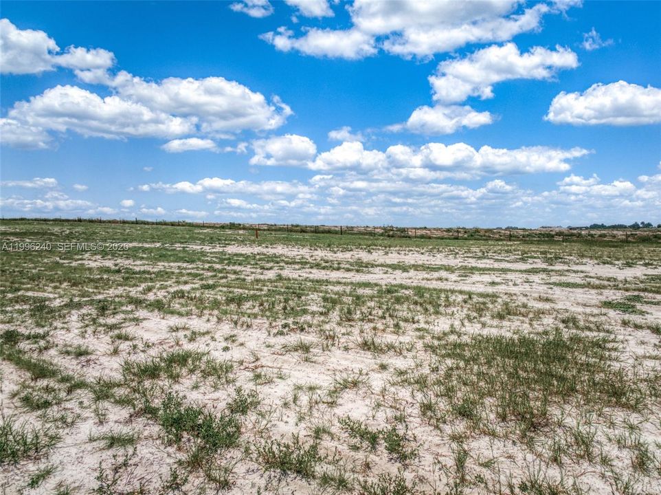 最近售出: $75,000 (0.55 acres)