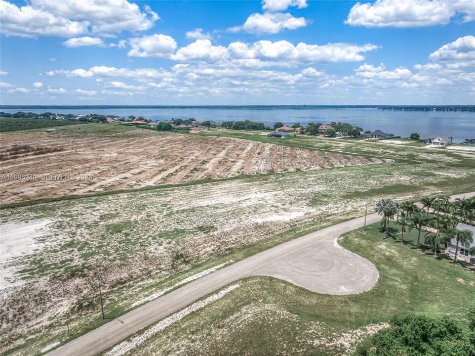 最近售出: $75,000 (0.55 acres)