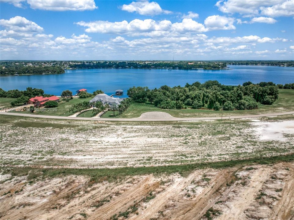最近售出: $75,000 (0.55 acres)