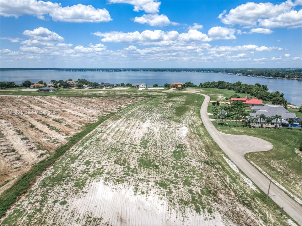 最近售出: $75,000 (0.55 acres)