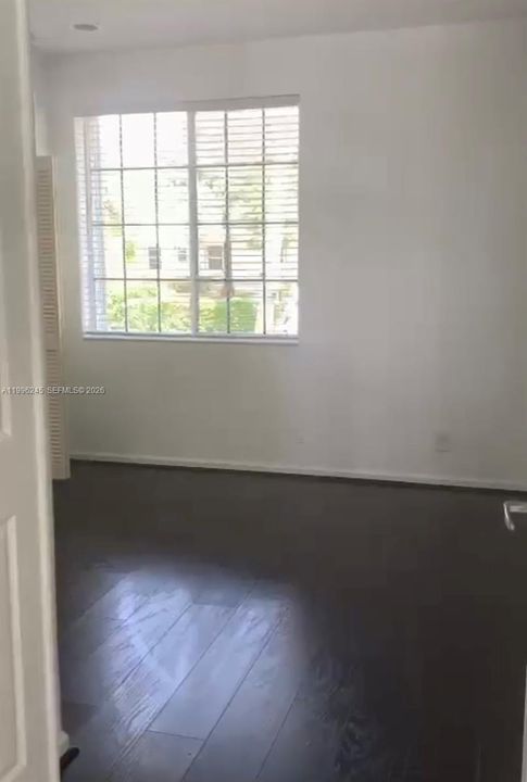 En Venta: $1,350,000 (5 camas, 3 baños, 2554 Pies cuadrados)