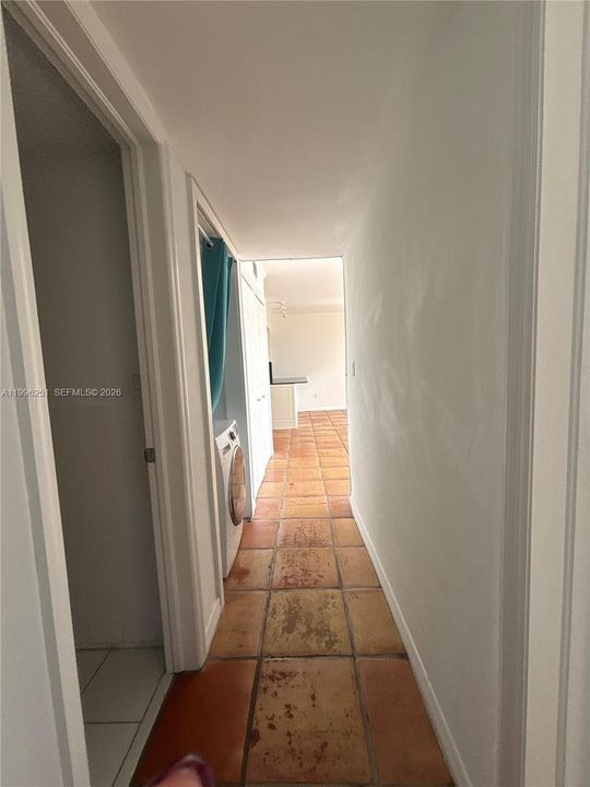 На продажу: $699,000 (2 спален, 2 ванн, 1040 Квадратных фут)