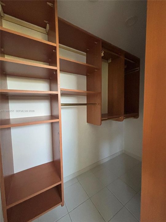 Walking Closet Master Bedroom