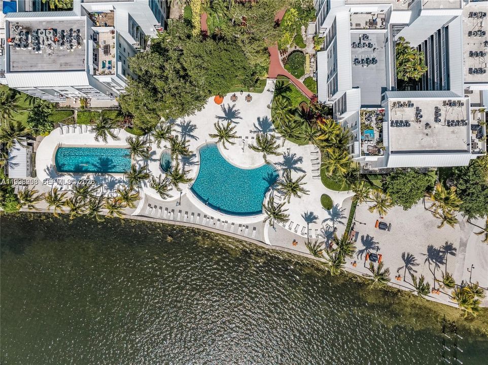 En Venta: $375,000 (2 camas, 2 baños, 990 Pies cuadrados)
