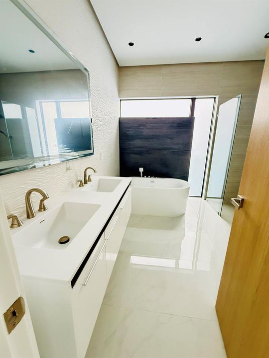 master bath 1