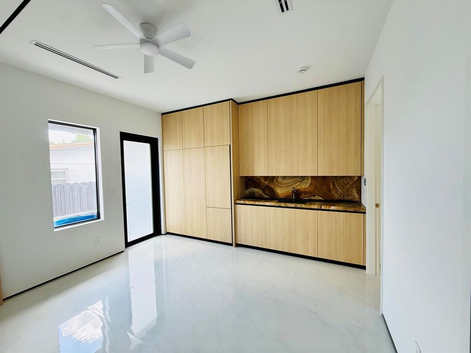 2nd bedroom 2