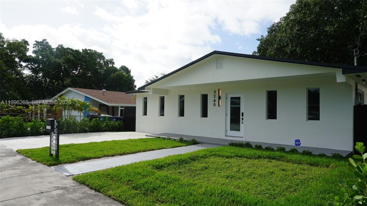 Activo con contrato: $639,900 (3 camas, 2 baños, 1748 Pies cuadrados)