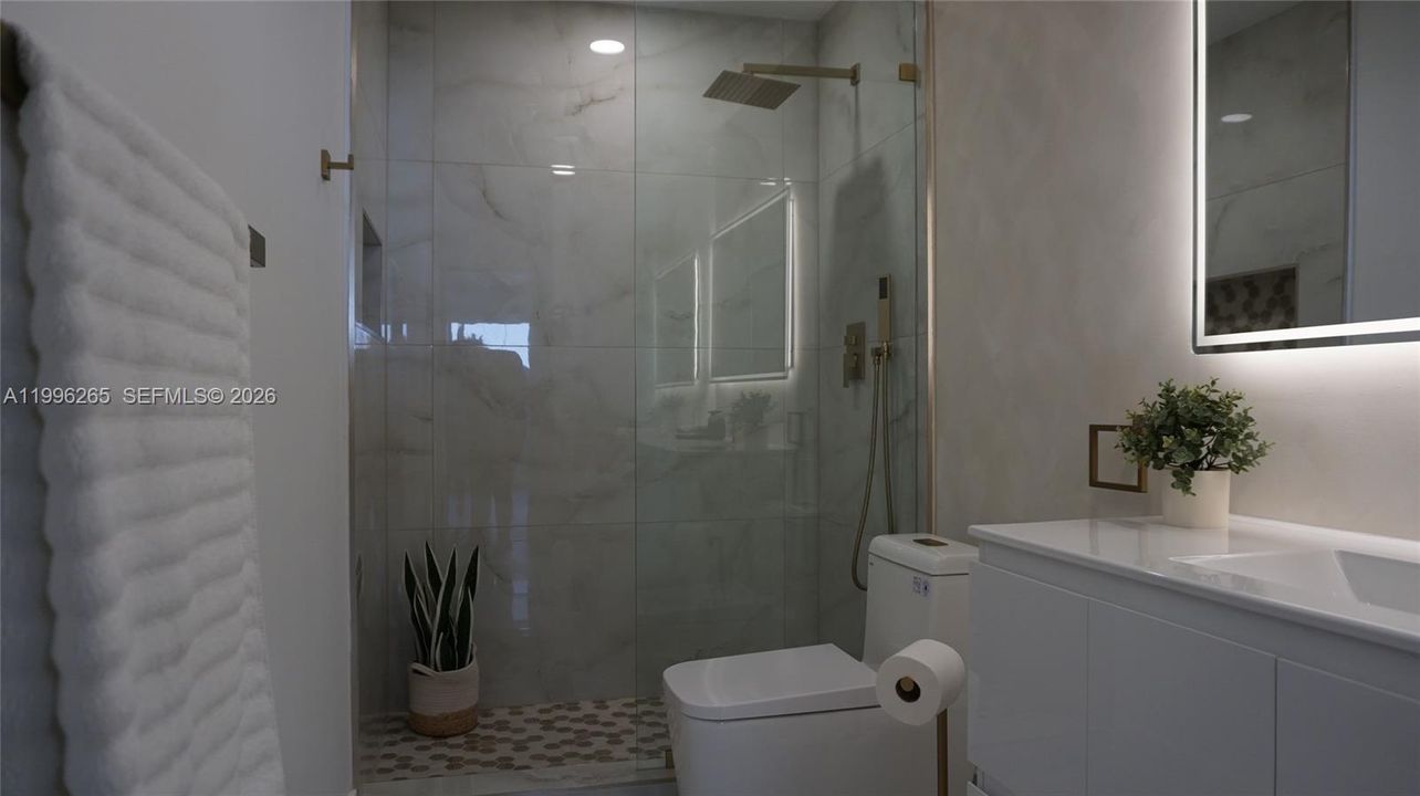 Activo con contrato: $639,900 (3 camas, 2 baños, 1748 Pies cuadrados)