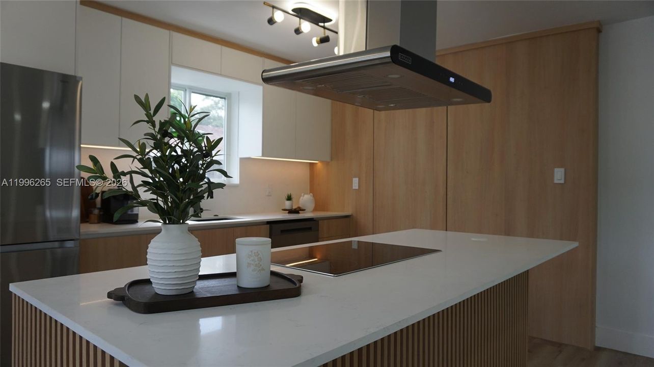 Activo con contrato: $639,900 (3 camas, 2 baños, 1748 Pies cuadrados)