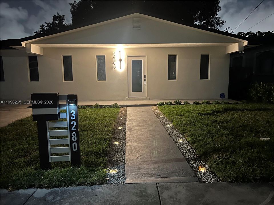 Activo con contrato: $639,900 (3 camas, 2 baños, 1748 Pies cuadrados)