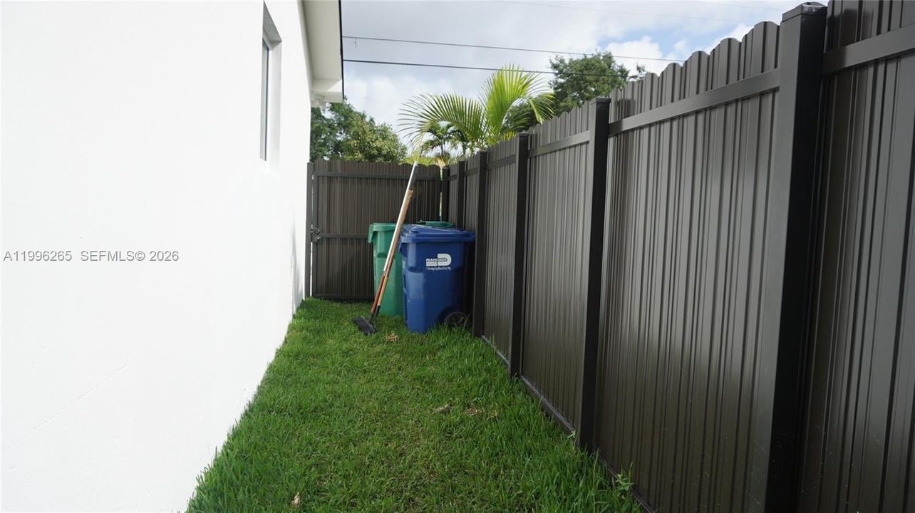 Activo con contrato: $639,900 (3 camas, 2 baños, 1748 Pies cuadrados)