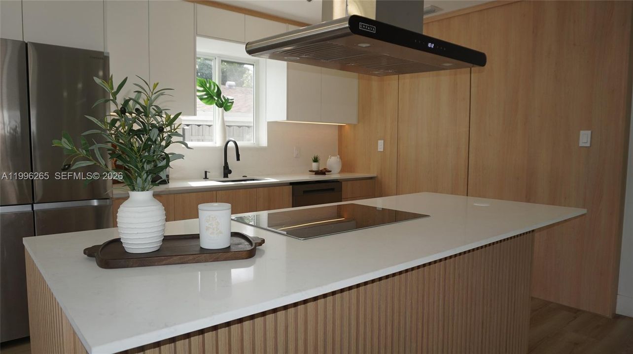 Activo con contrato: $639,900 (3 camas, 2 baños, 1748 Pies cuadrados)