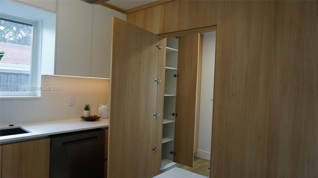 Activo con contrato: $639,900 (3 camas, 2 baños, 1748 Pies cuadrados)