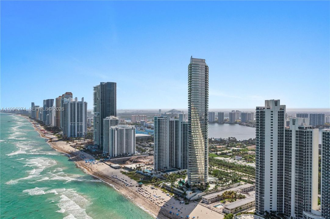 Active With Contract: $24,999 (3 beds, 3 baths, 2271 Square Feet)