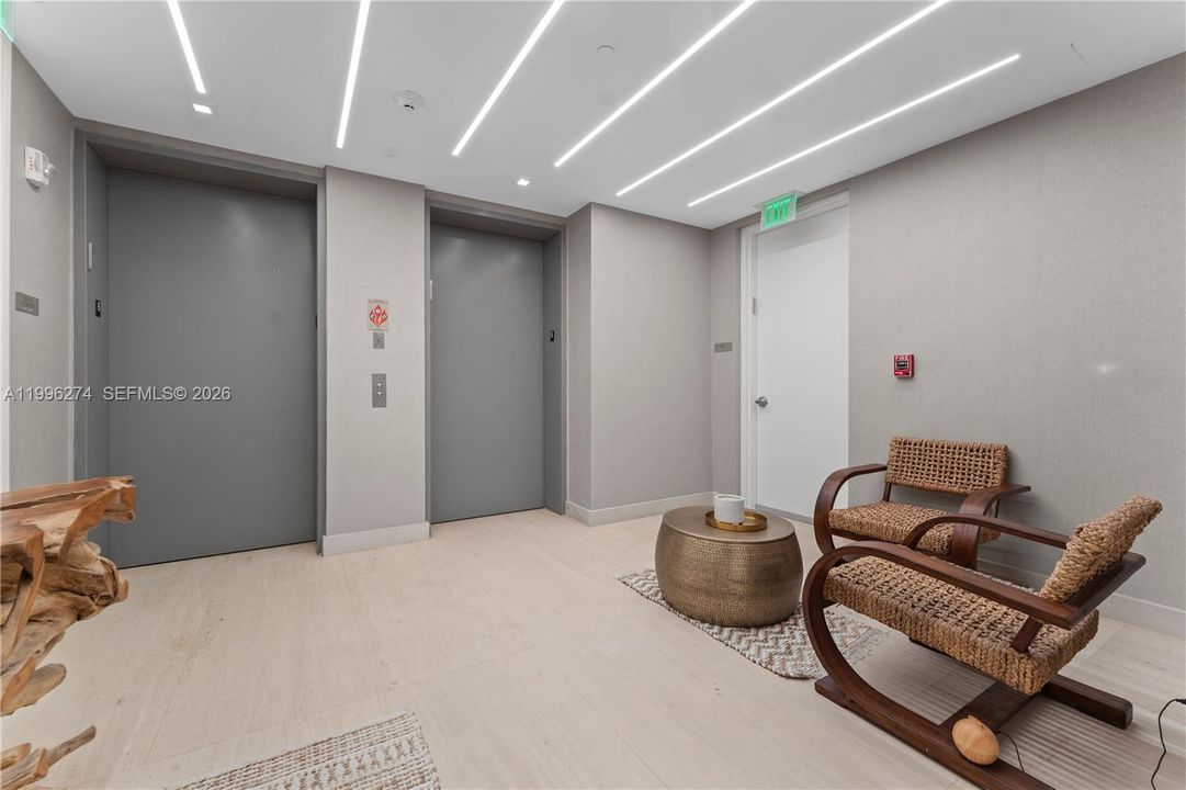 Active With Contract: $24,999 (3 beds, 3 baths, 2271 Square Feet)