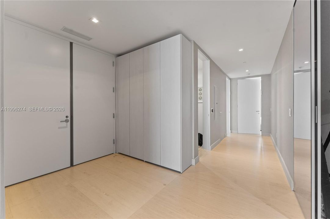 Active With Contract: $24,999 (3 beds, 3 baths, 2271 Square Feet)
