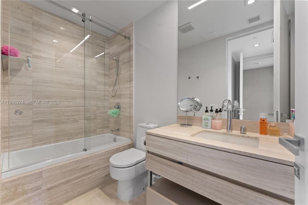 Active With Contract: $24,999 (3 beds, 3 baths, 2271 Square Feet)