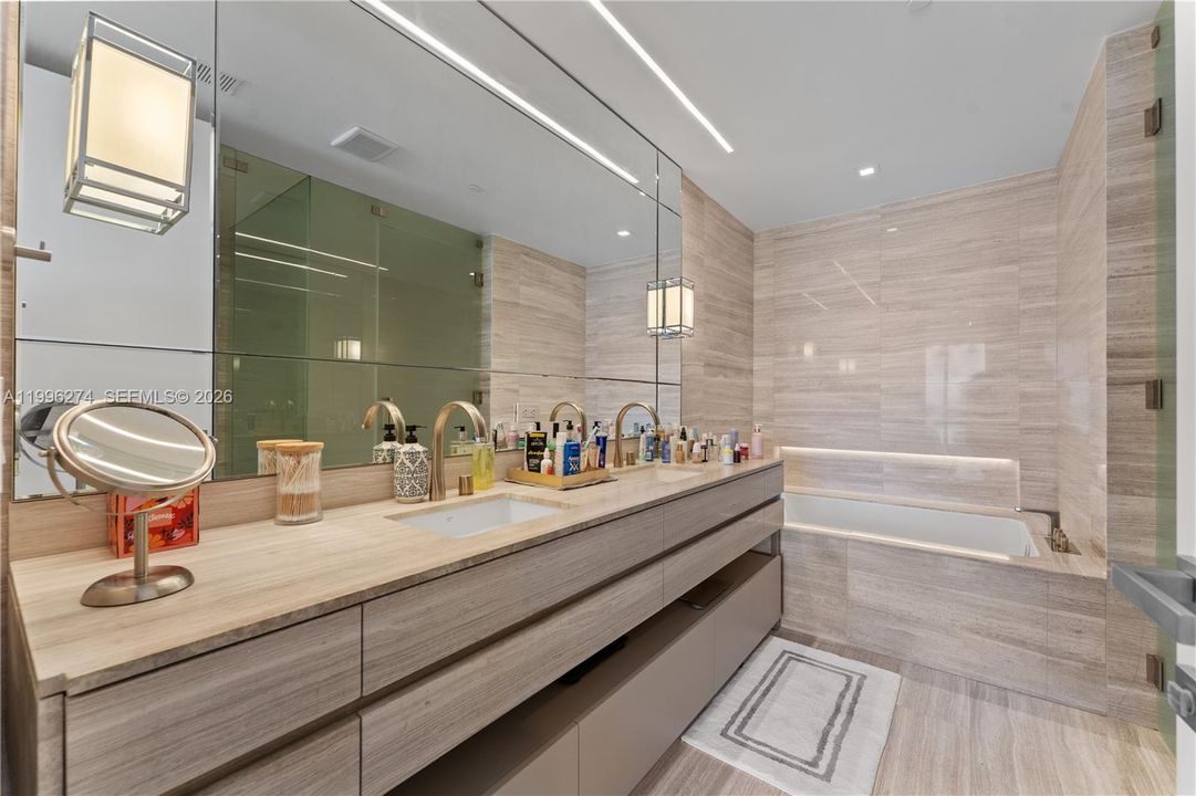 Active With Contract: $24,999 (3 beds, 3 baths, 2271 Square Feet)
