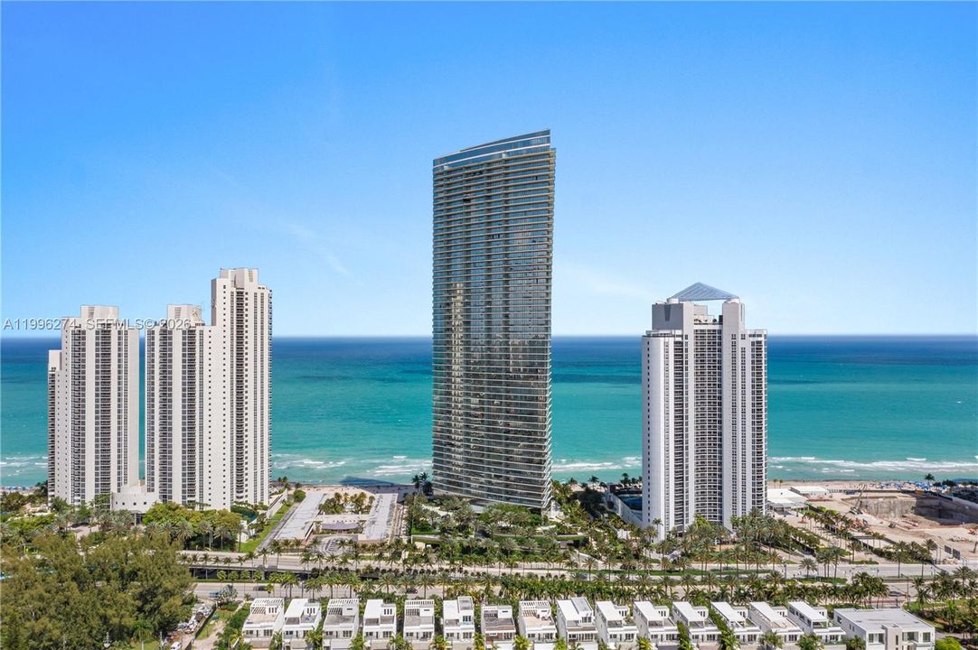 Active With Contract: $24,999 (3 beds, 3 baths, 2271 Square Feet)