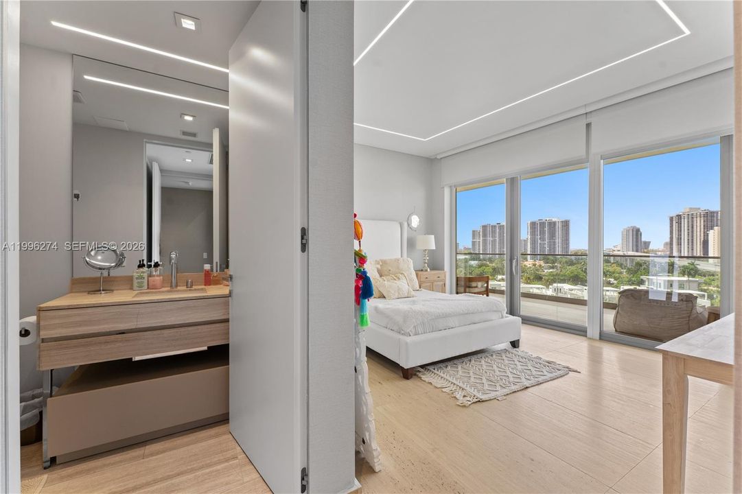Active With Contract: $24,999 (3 beds, 3 baths, 2271 Square Feet)