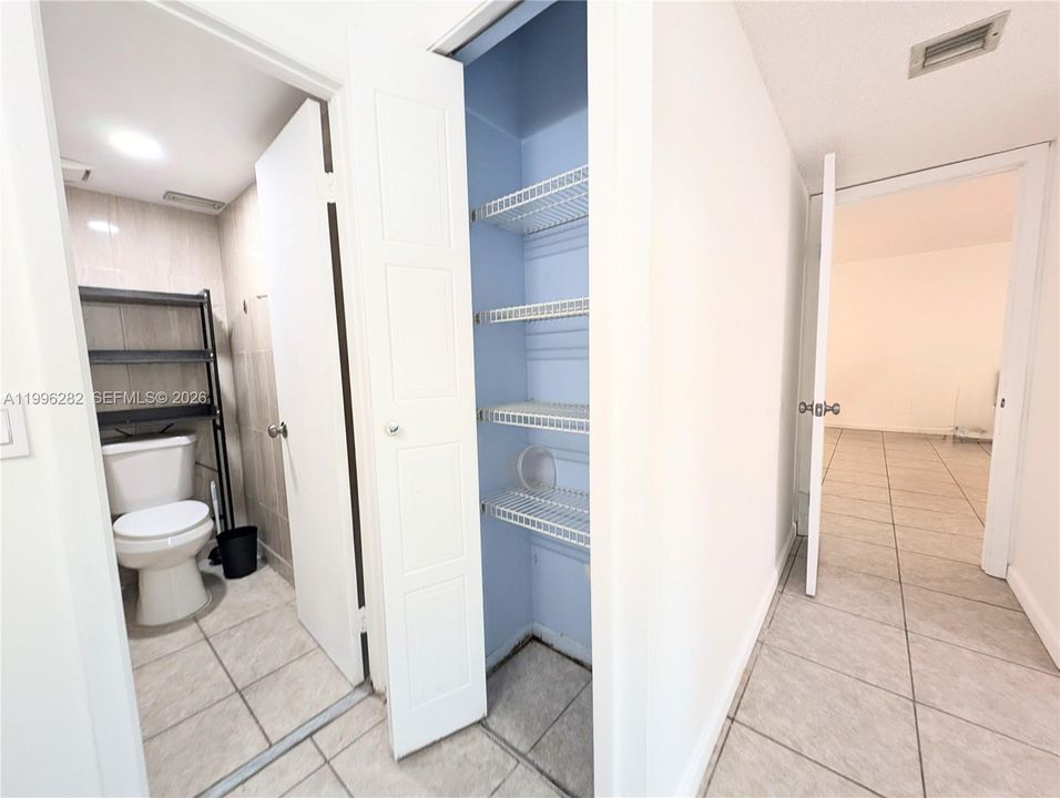 For Sale: $304,500 (2 beds, 2 baths, 1256 Square Feet)