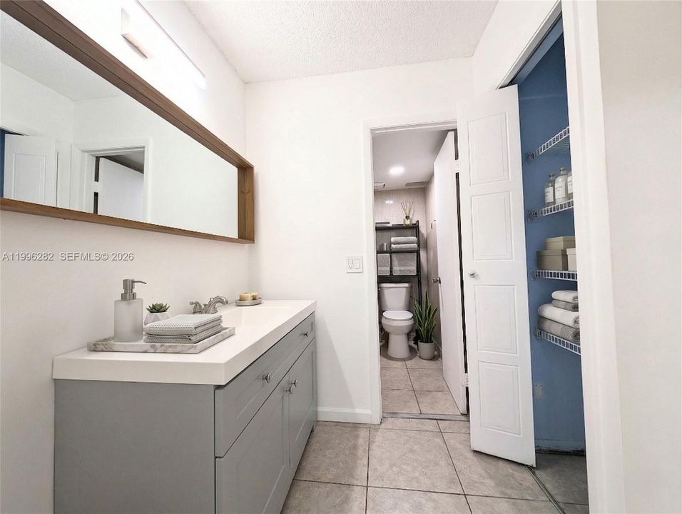 For Sale: $304,500 (2 beds, 2 baths, 1256 Square Feet)