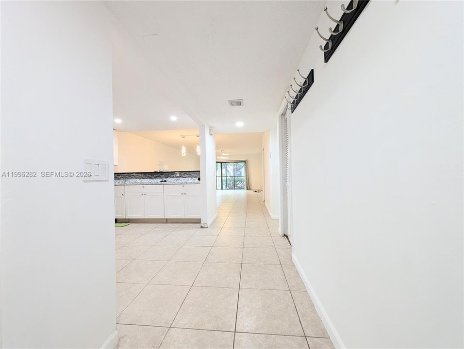 For Sale: $304,500 (2 beds, 2 baths, 1256 Square Feet)