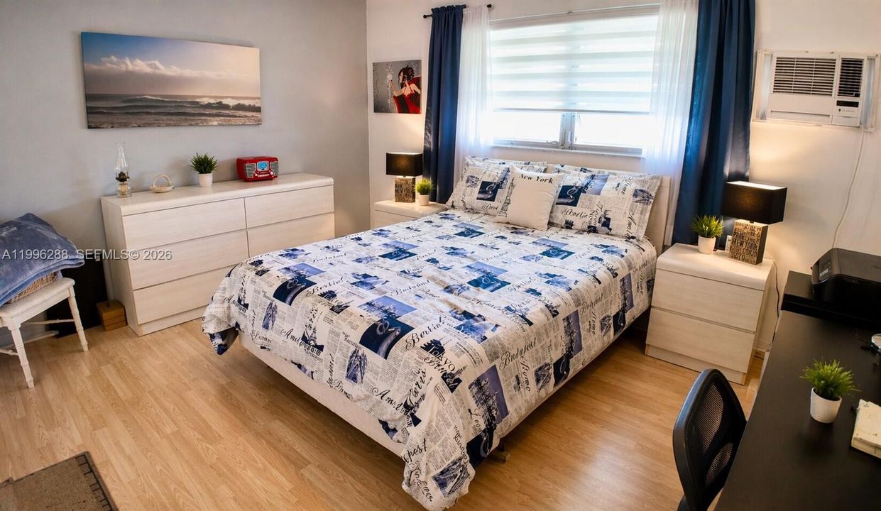For Sale: $72,000 (1 beds, 1 baths, 688 Square Feet)