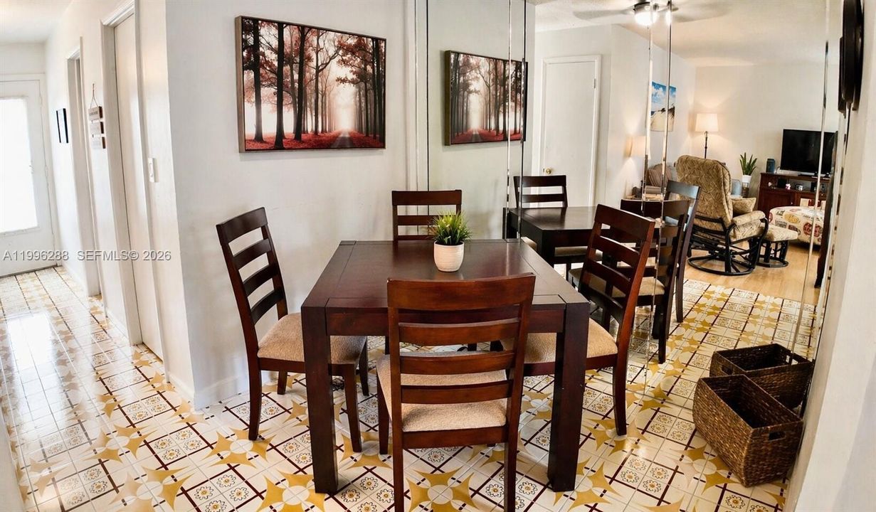 For Sale: $72,000 (1 beds, 1 baths, 688 Square Feet)